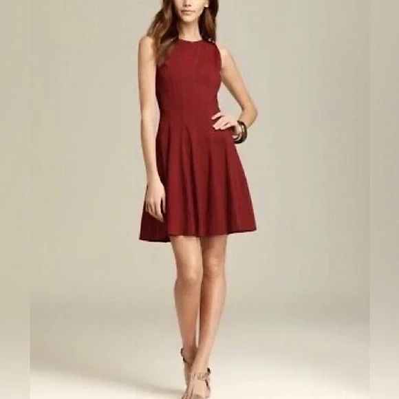 knee length dresses for ladies Theory main image 0